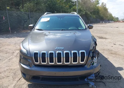 2017 Jeep Cherokee Latitude 4X4 from USA, damaged, VIN 1C4PJMCS2HW579551